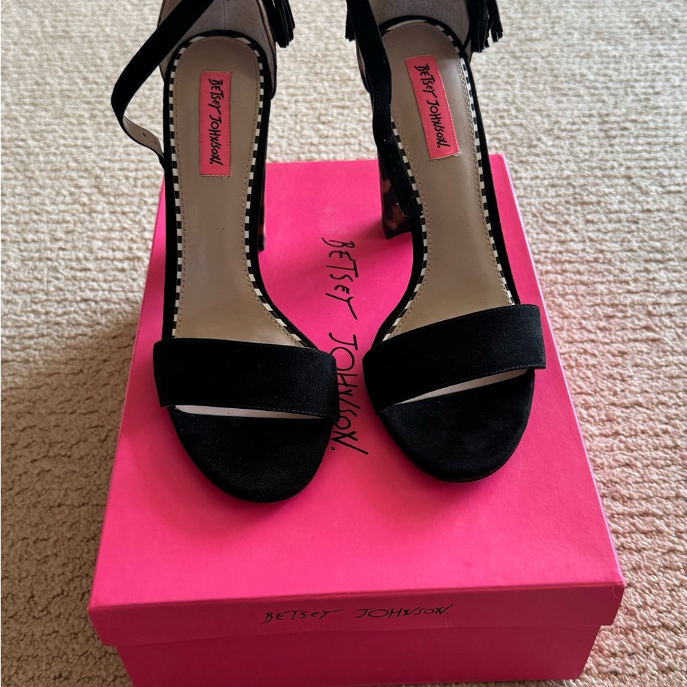 Betsey Johnson Black Suede Heels- Cheetah Print design